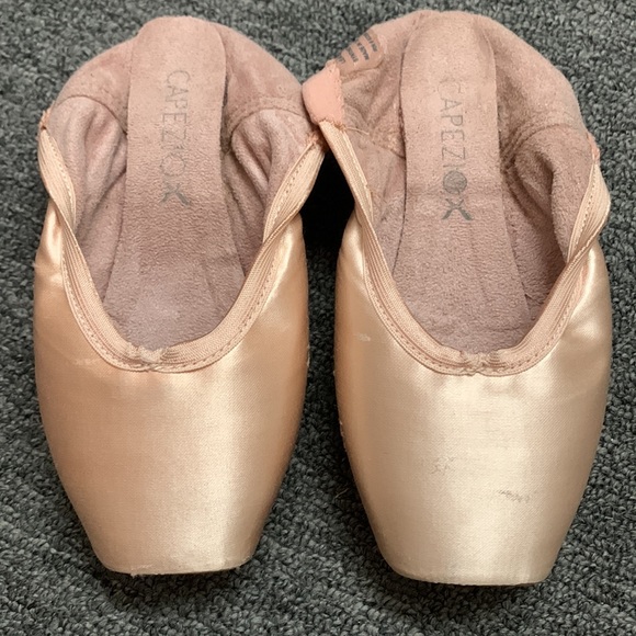 Ballet Pointe Shoes: Capezio Cambré 1127W 6.5M Modified/Gently Used - Picture 2 of 6